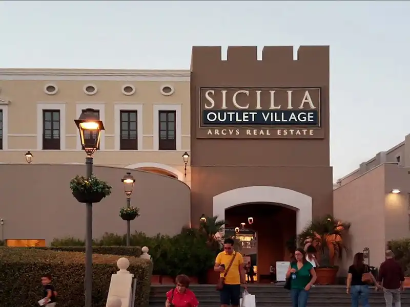 Belüftete Fundamente für Sicilia Outlet Village